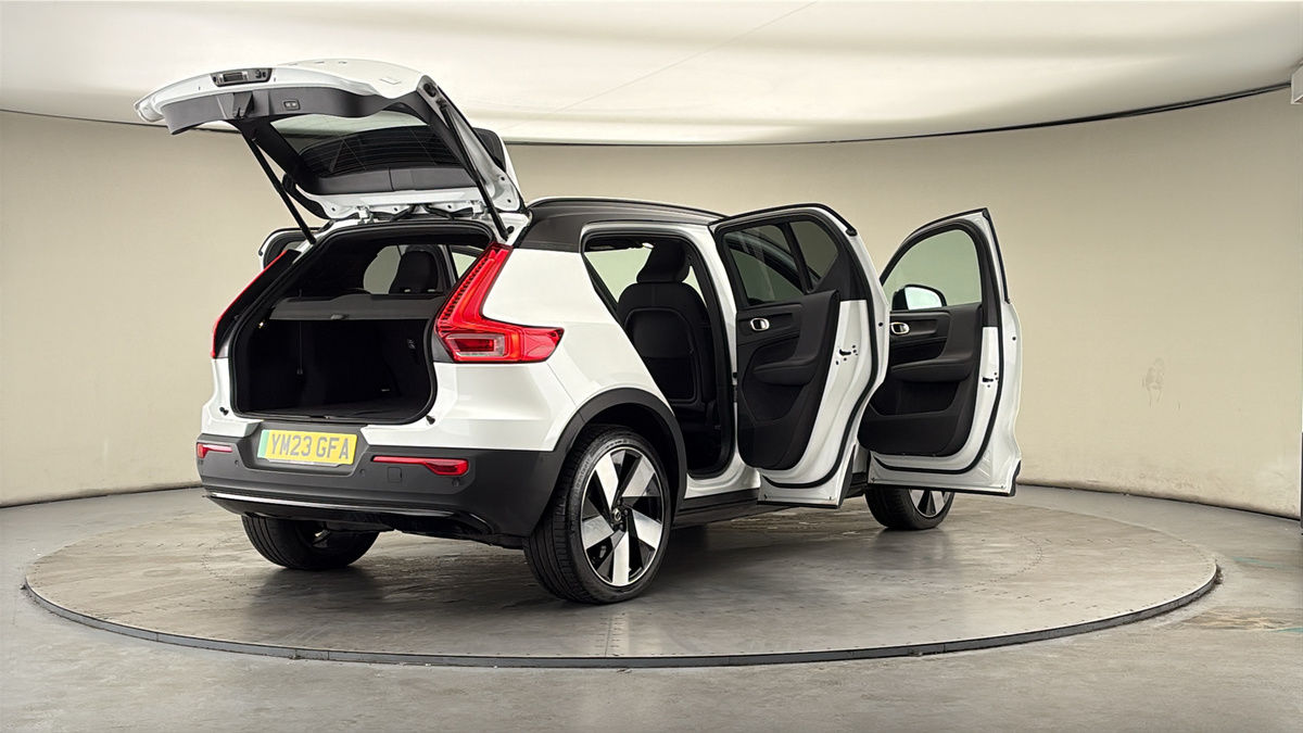 More views of Volvo XC40