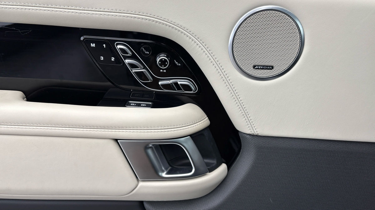 Land Rover Range Rover Image 19