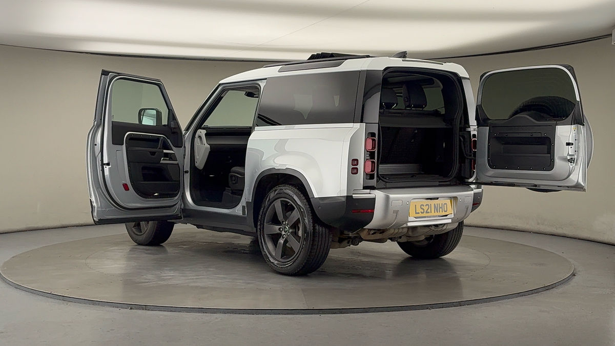 More views of Land Rover Defender 90