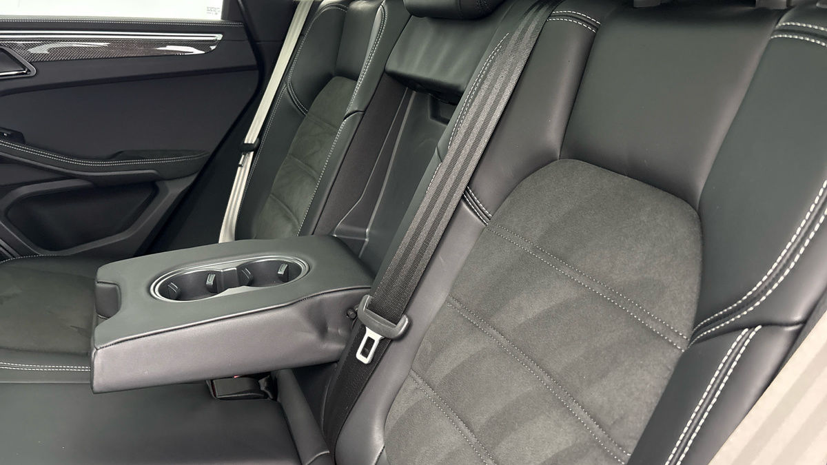 Porsche Macan Image 9