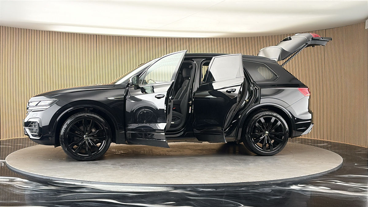 More views of Volkswagen Touareg