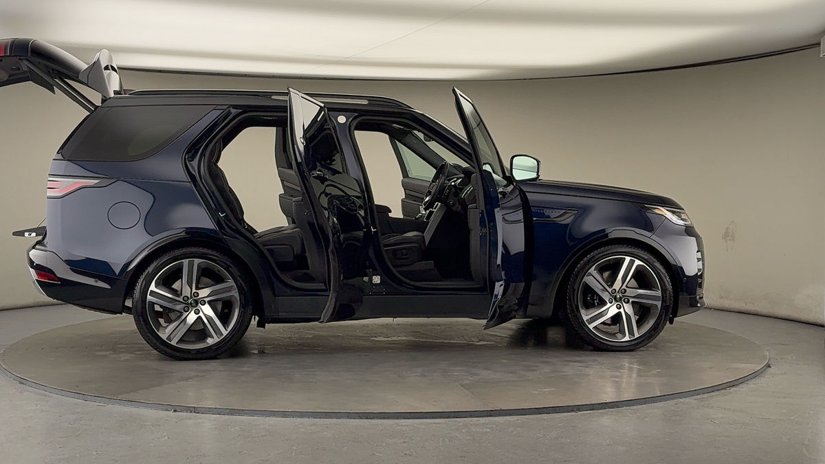 More views of Land Rover Discovery