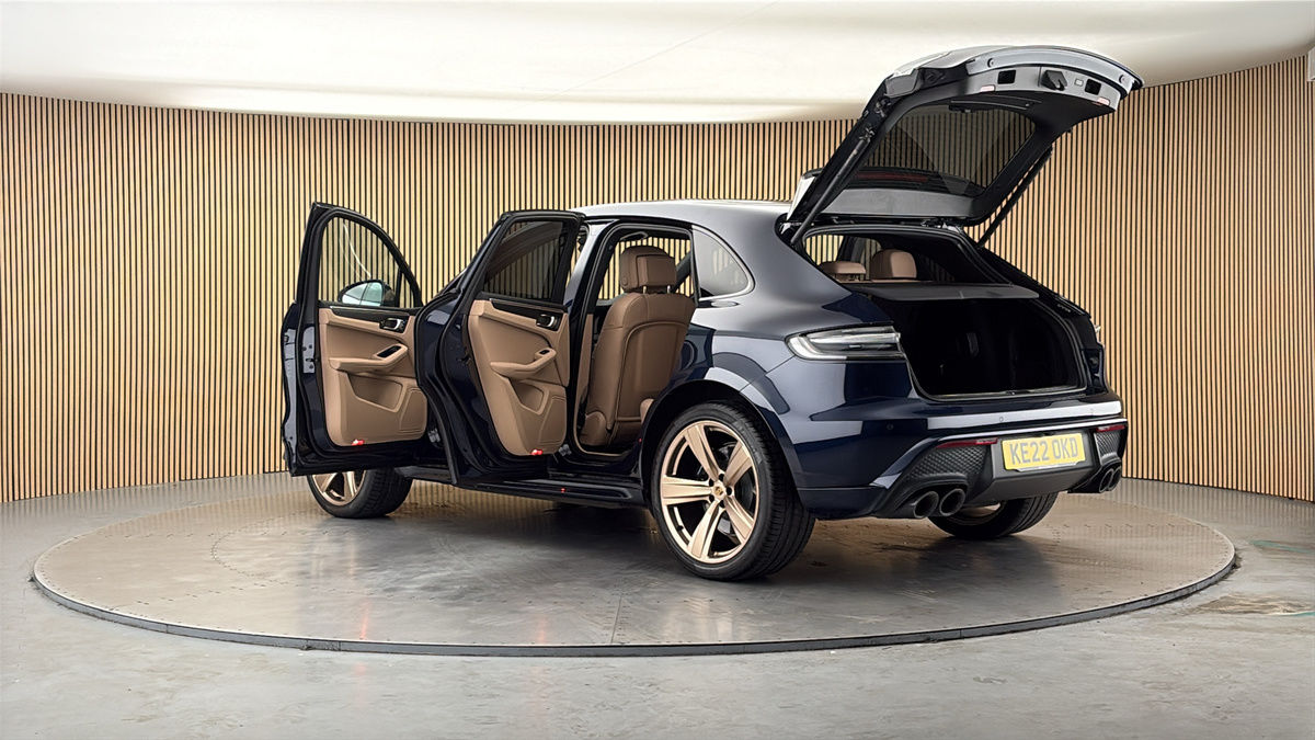 More views of Porsche Macan