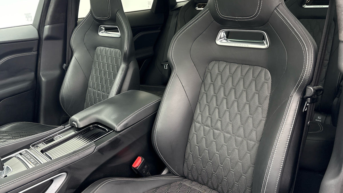 Jaguar F-PACE Image 7