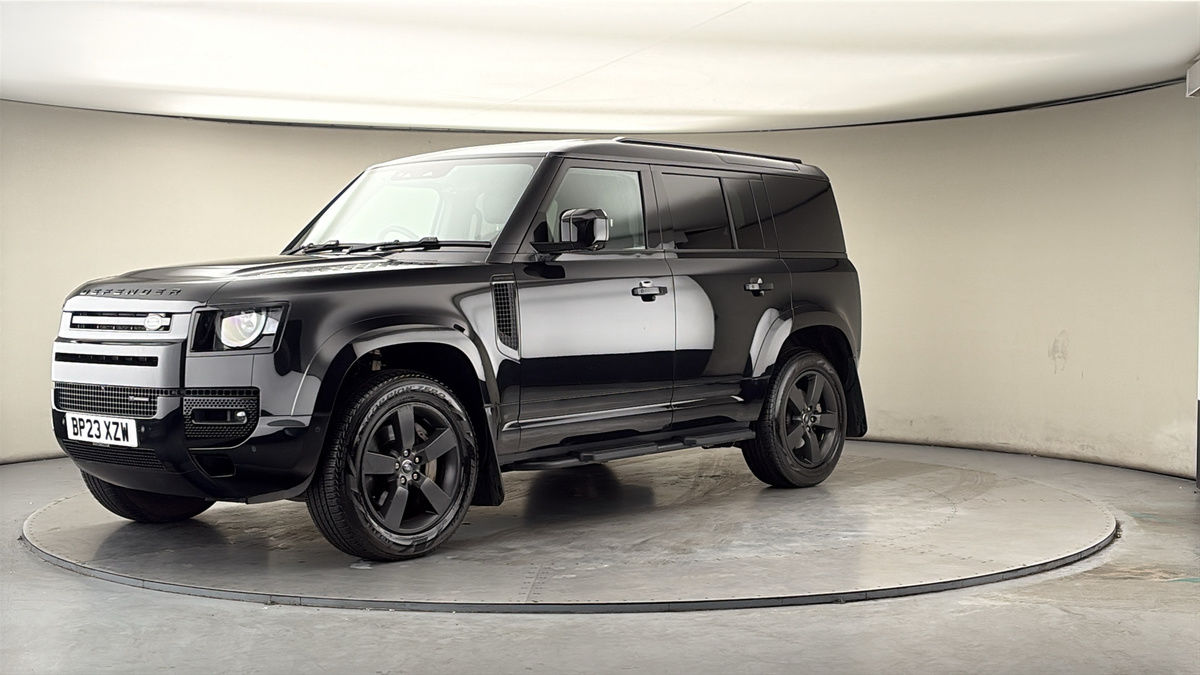 Land Rover Defender 110 Image 20