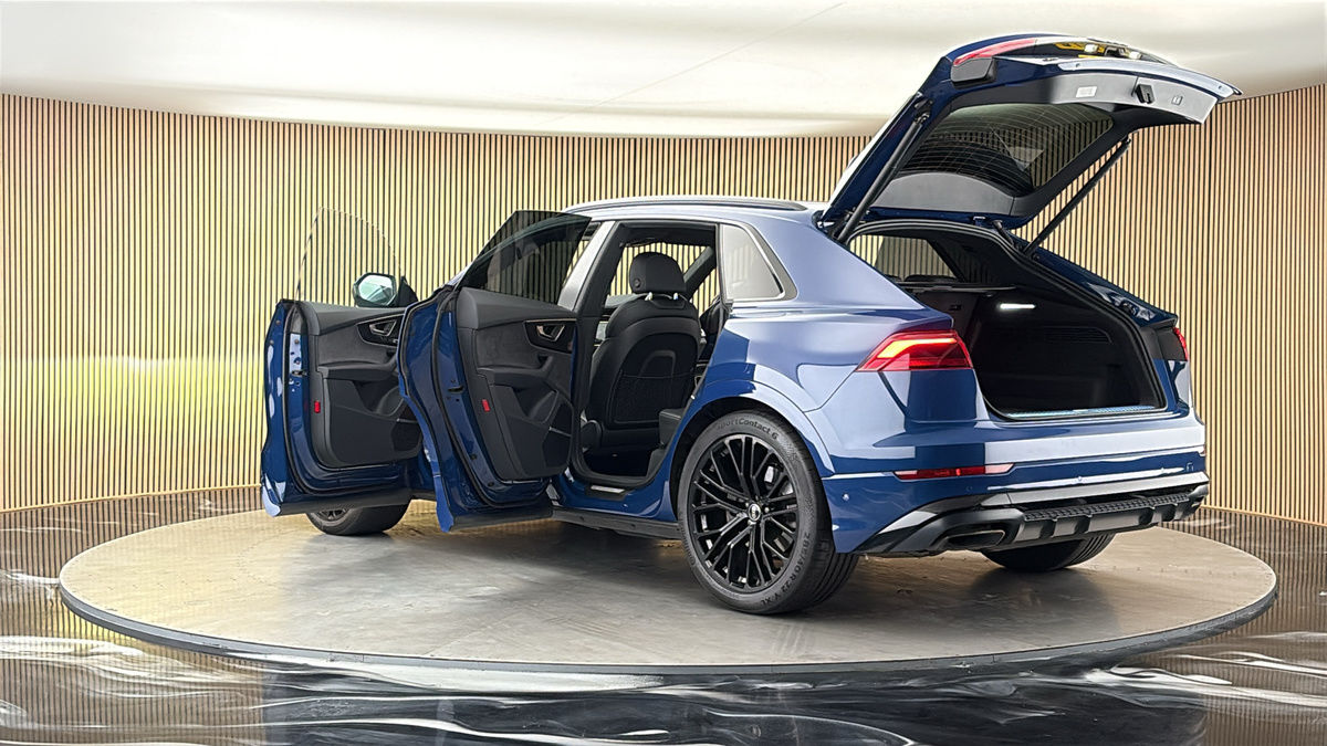 More views of Audi Q8