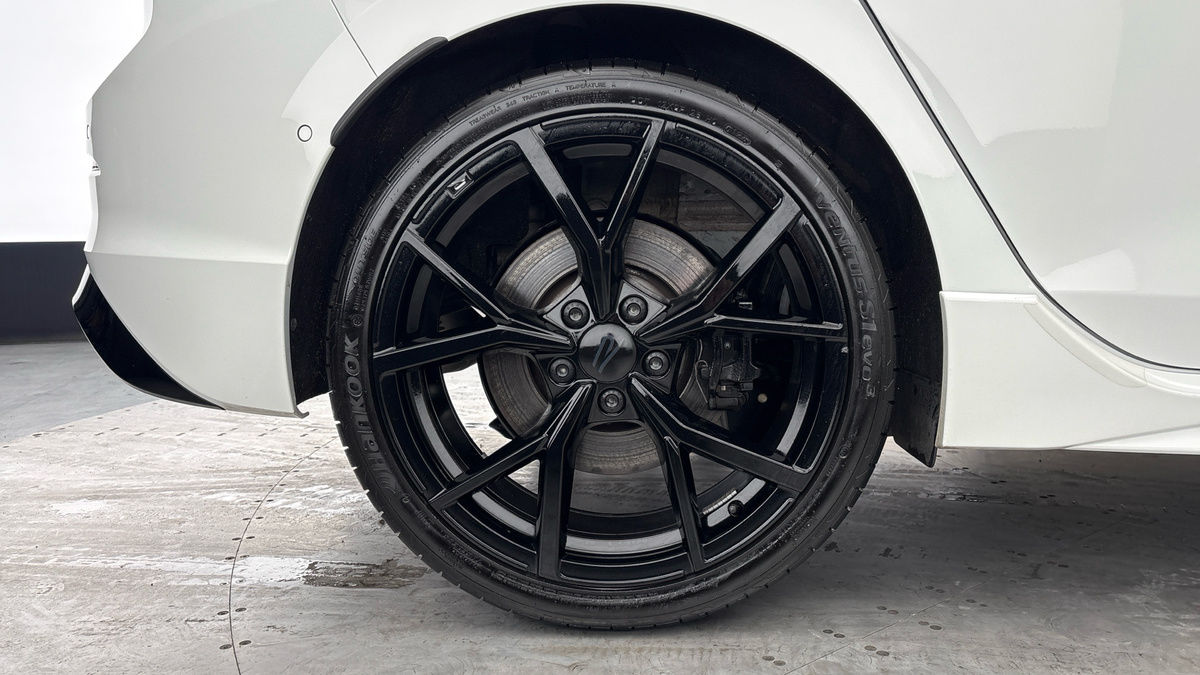 Volkswagen Golf Image 10