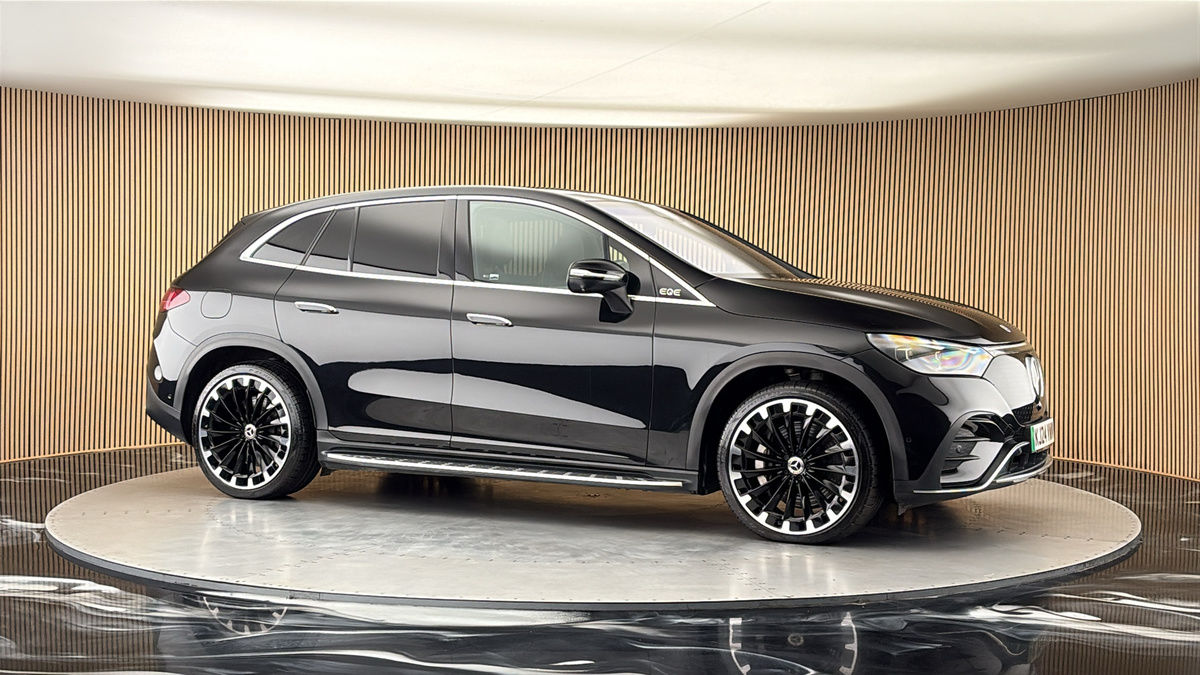 More views of Mercedes-Benz EQE
