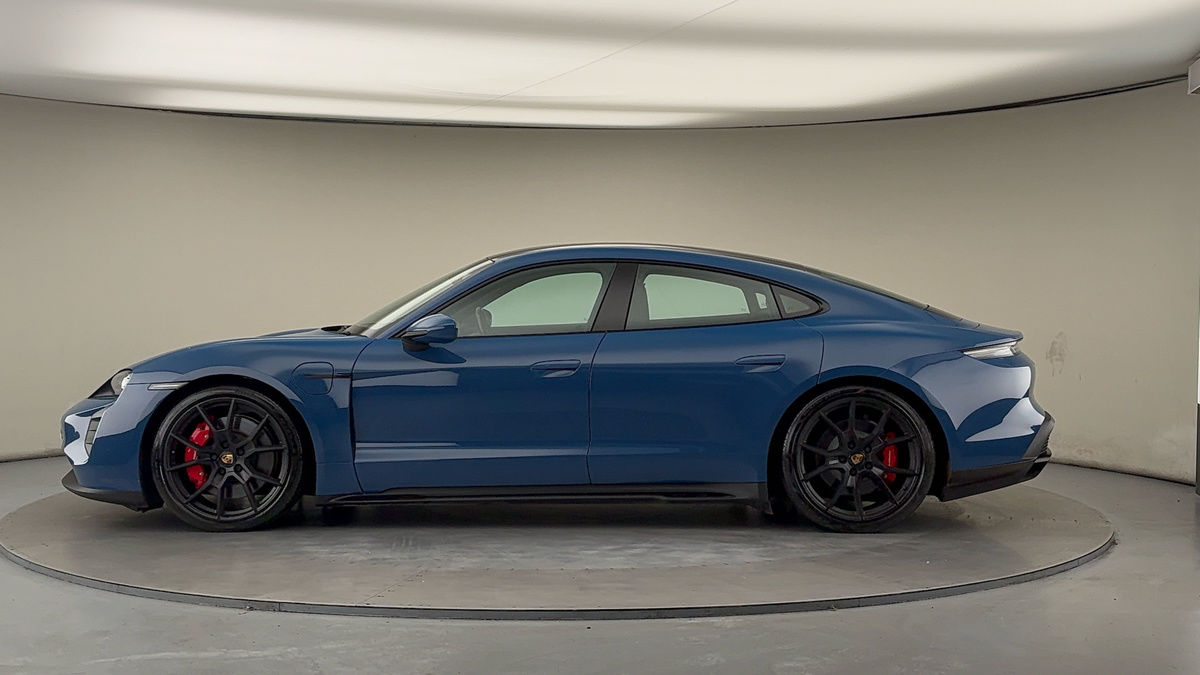 Porsche Taycan Image 15