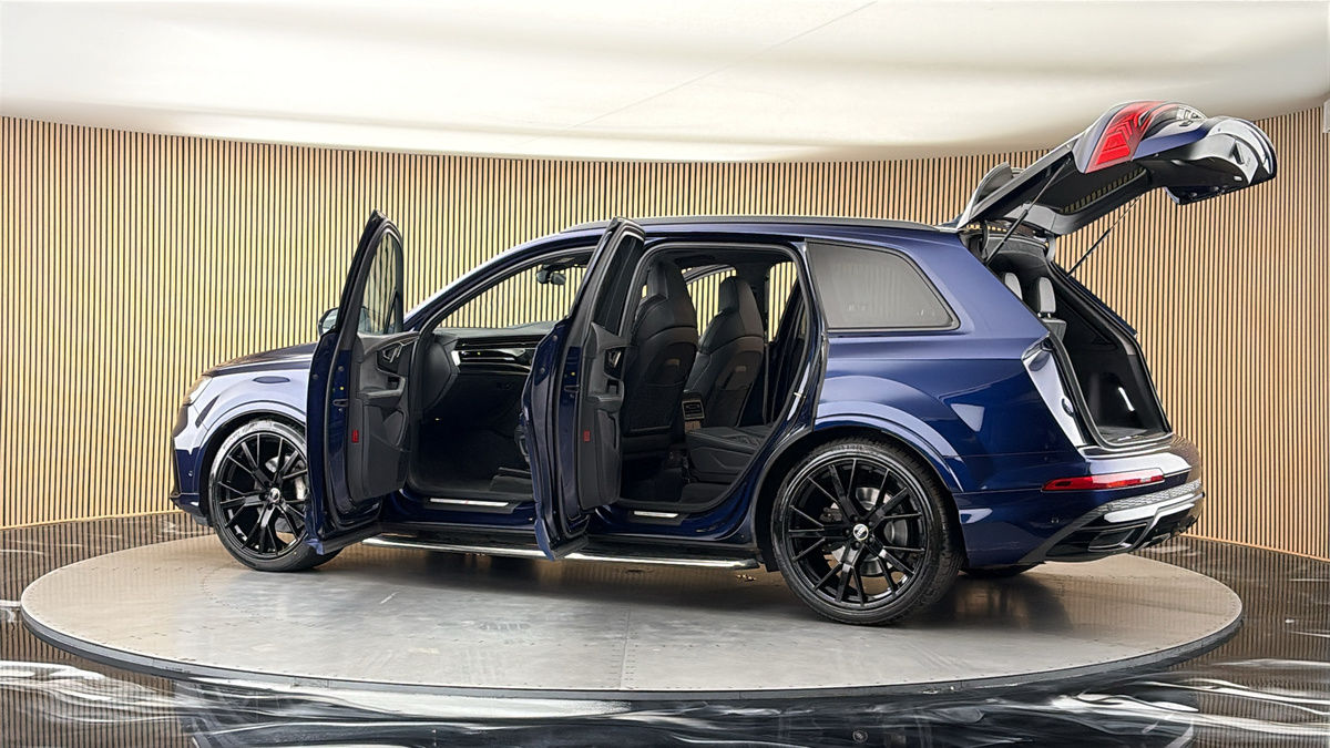 More views of Audi Q7