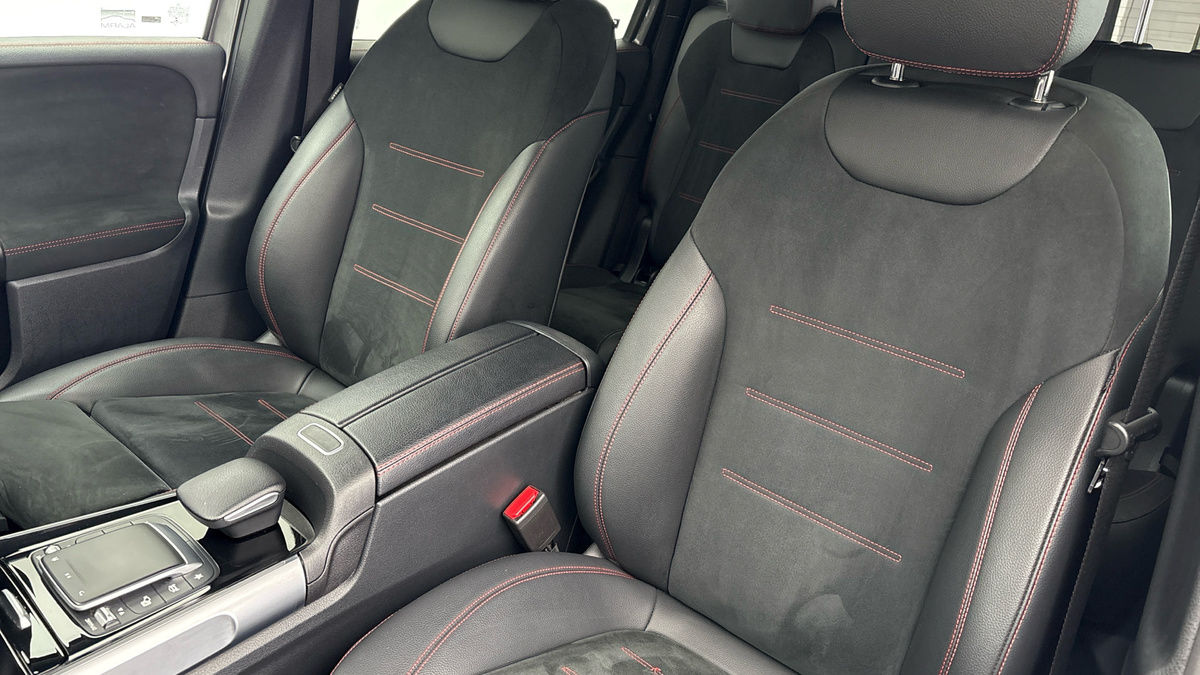 Mercedes-Benz GLB Image 7