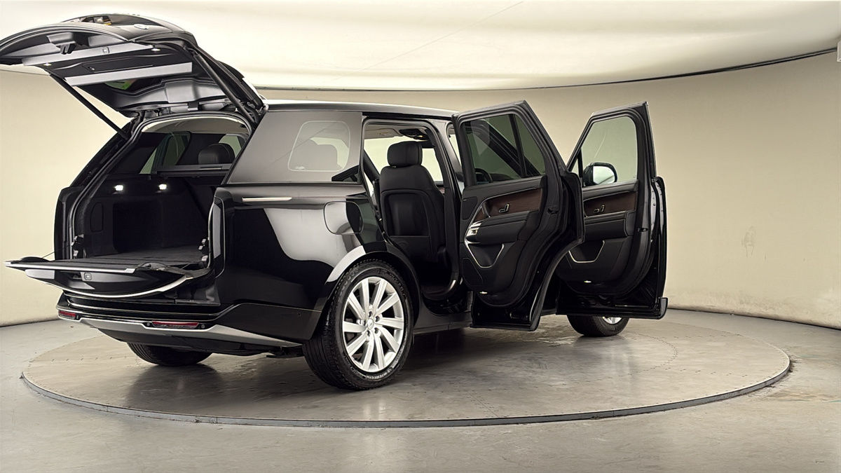 More views of Land Rover Range Rover