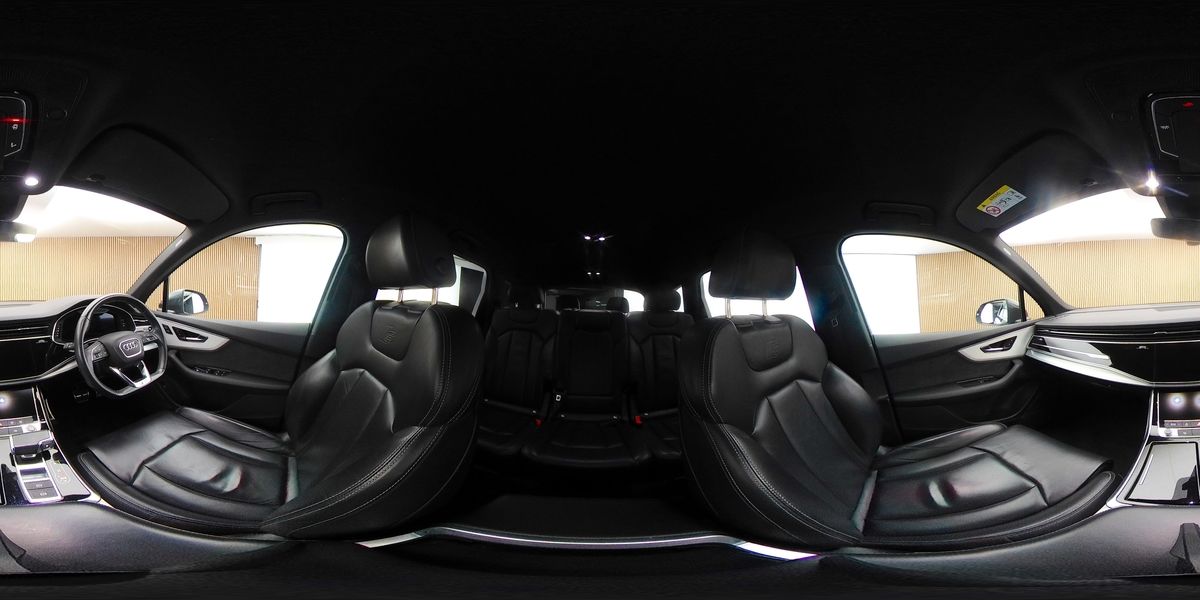 More views of Audi Q7