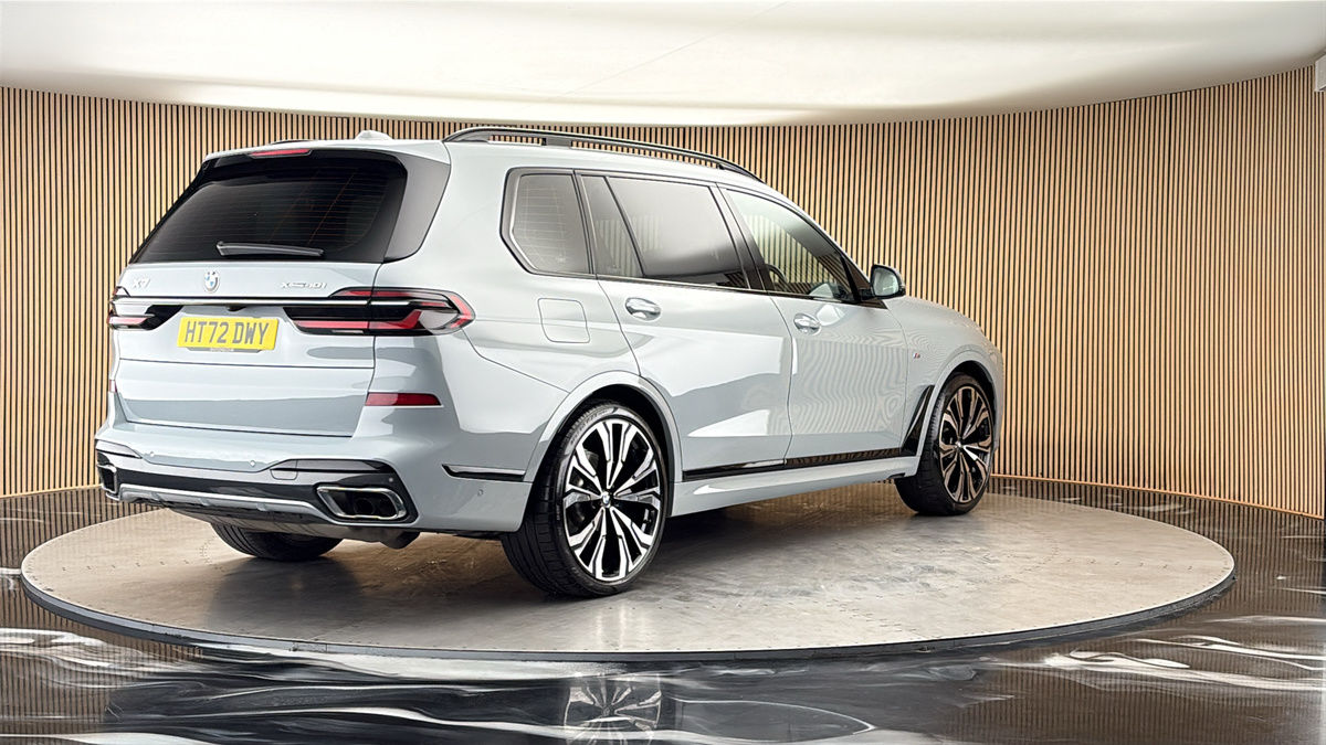 More views of BMW X7