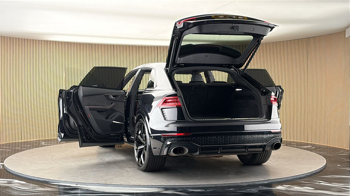 More views of Audi RSQ8