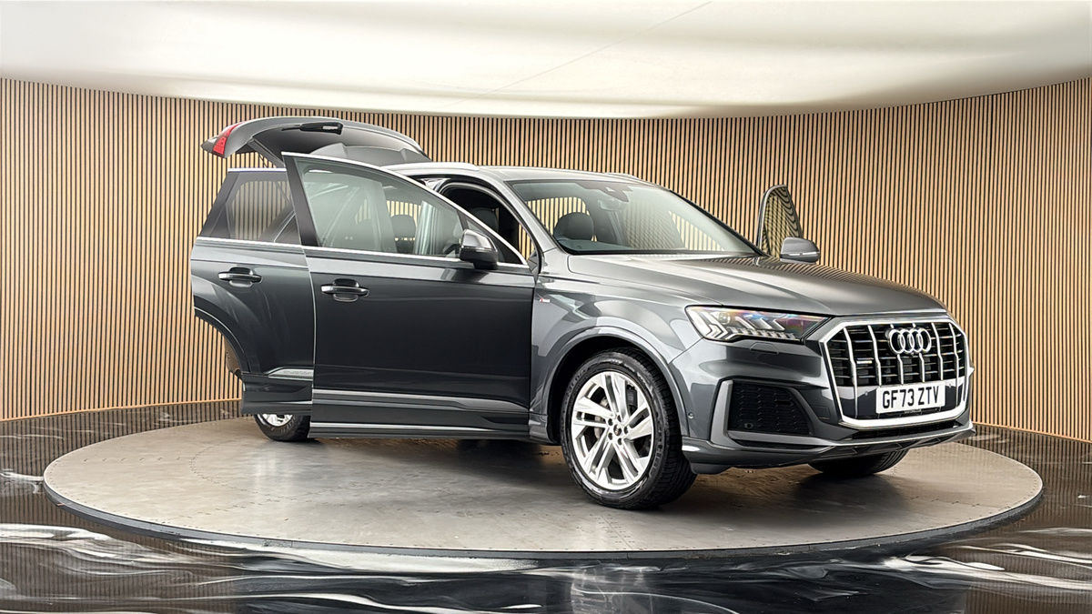 More views of Audi Q7