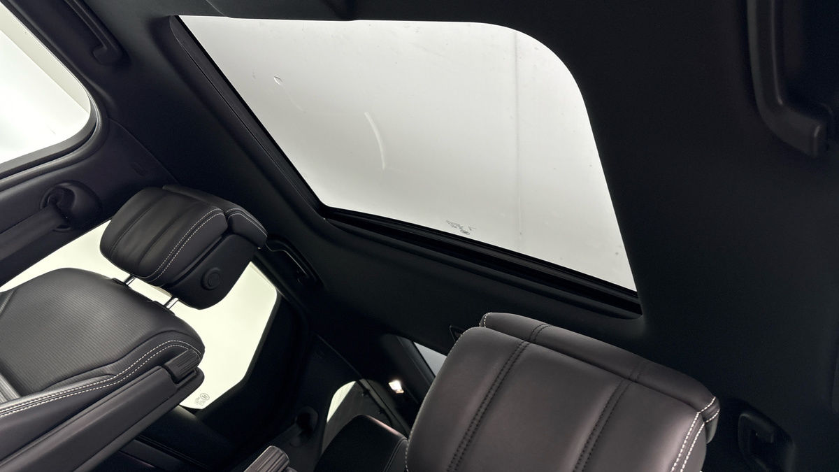 Land Rover Discovery Image 6