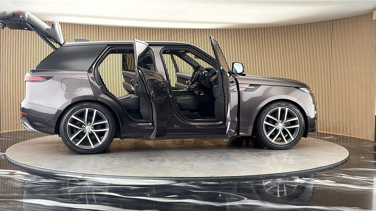 More views of Land Rover Range Rover Sport