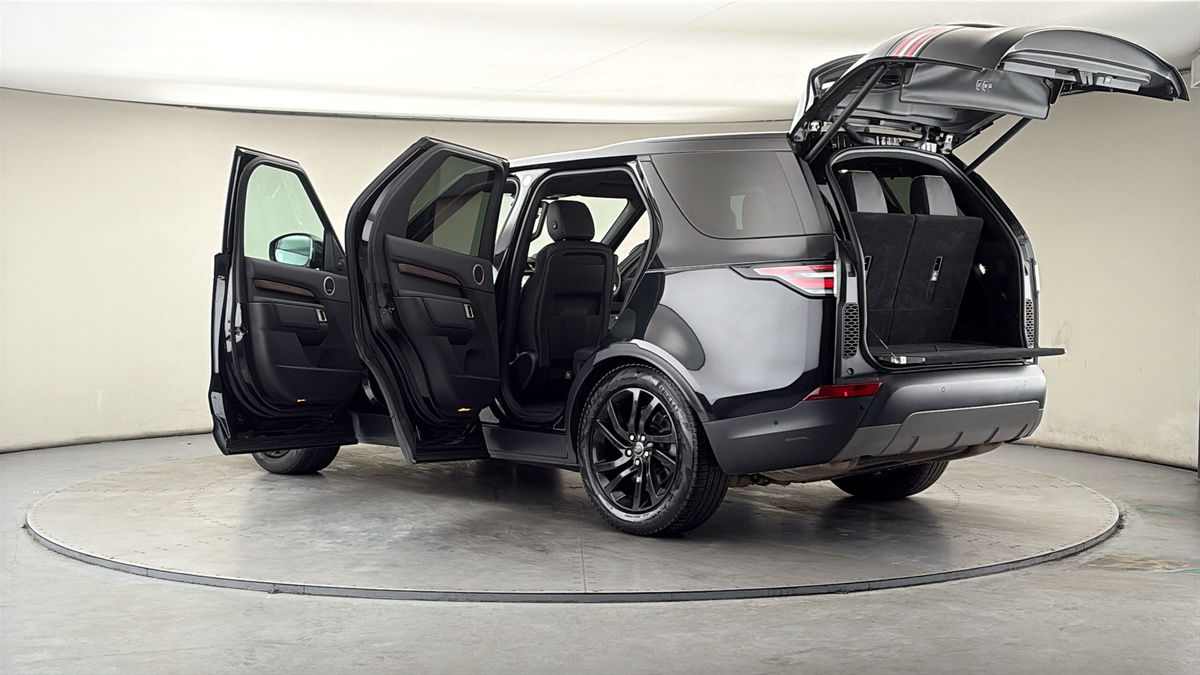More views of Land Rover Discovery