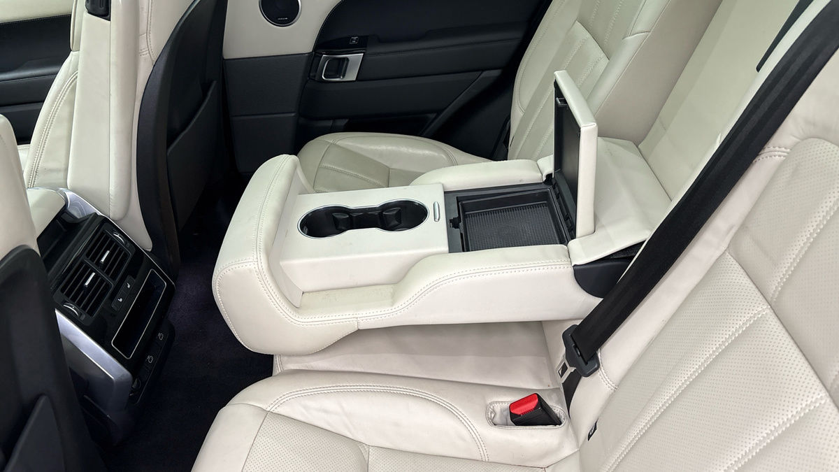 Land Rover Range Rover Sport Image 9