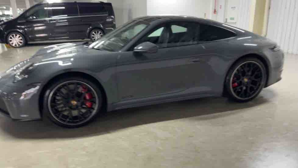 More views of Porsche 911