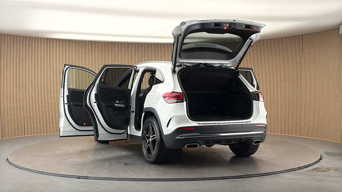 More views of Mercedes-Benz GLA