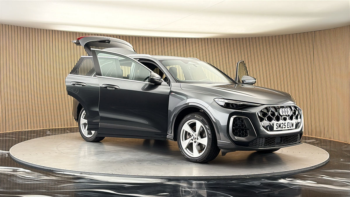 More views of Audi Q5