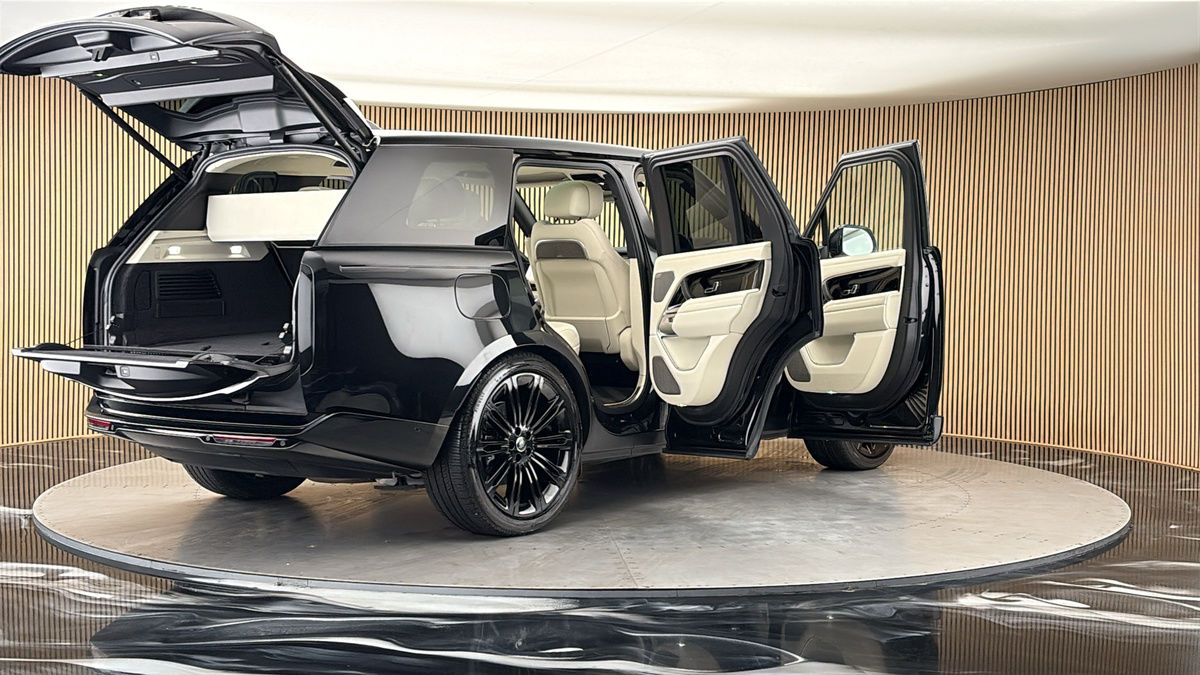 More views of Land Rover Range Rover