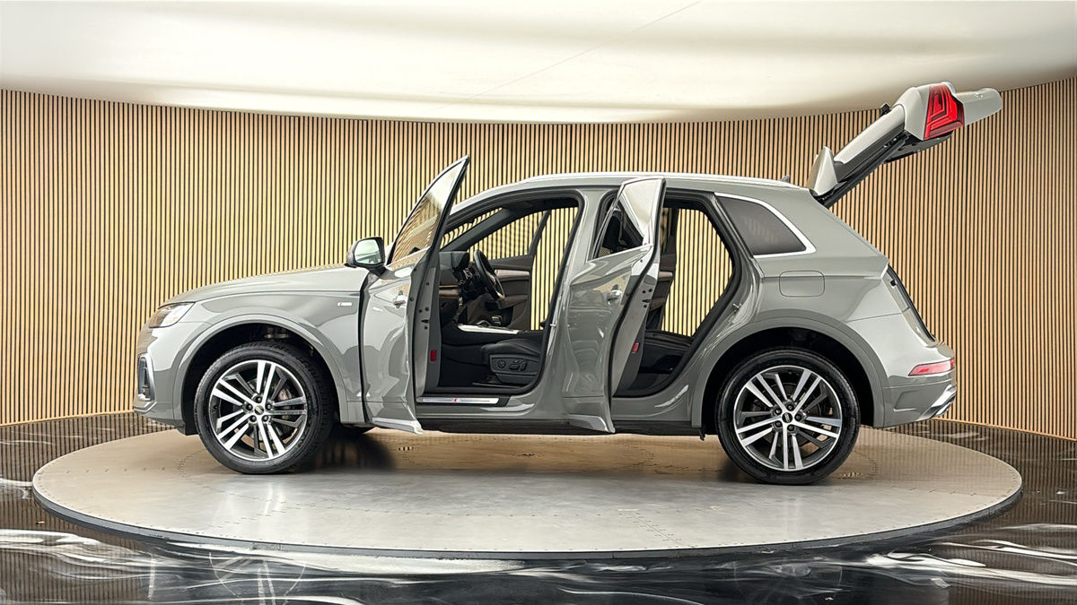 More views of Audi Q5