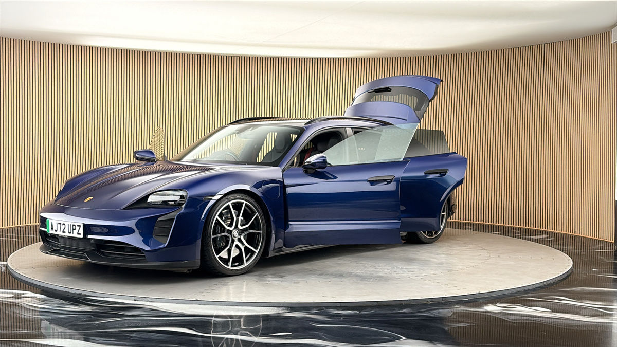 Porsche Taycan Image 23