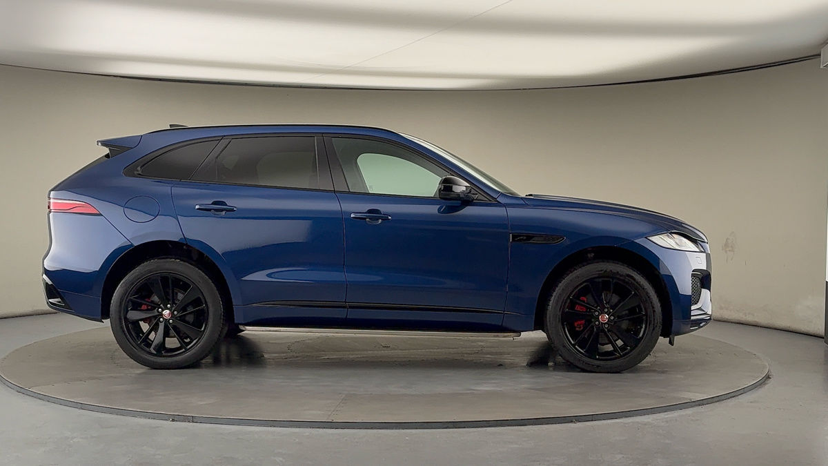 Jaguar F-PACE Image 16