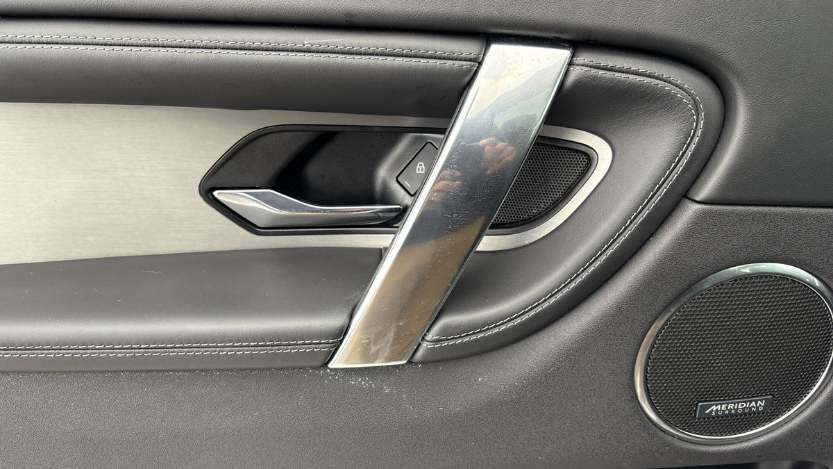 Land Rover Discovery Sport Image 19