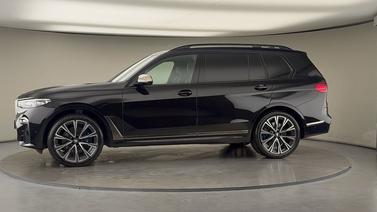 More views of BMW X7