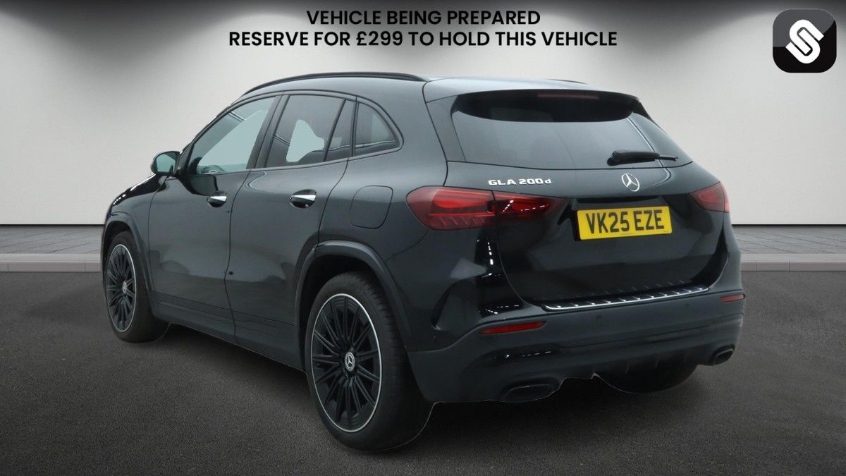 Mercedes-Benz GLA Image 3