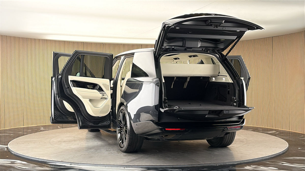 More views of Land Rover Range Rover