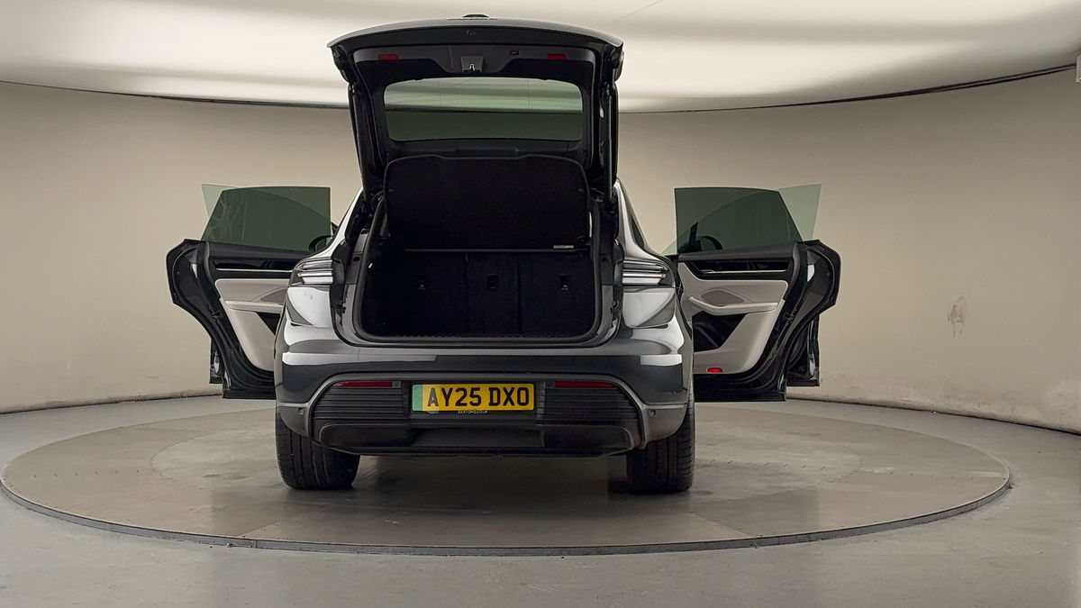 More views of Porsche Macan