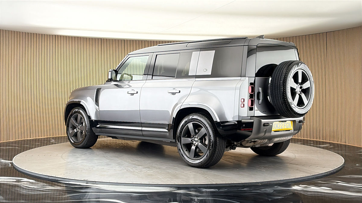 More views of Land Rover Defender 110
