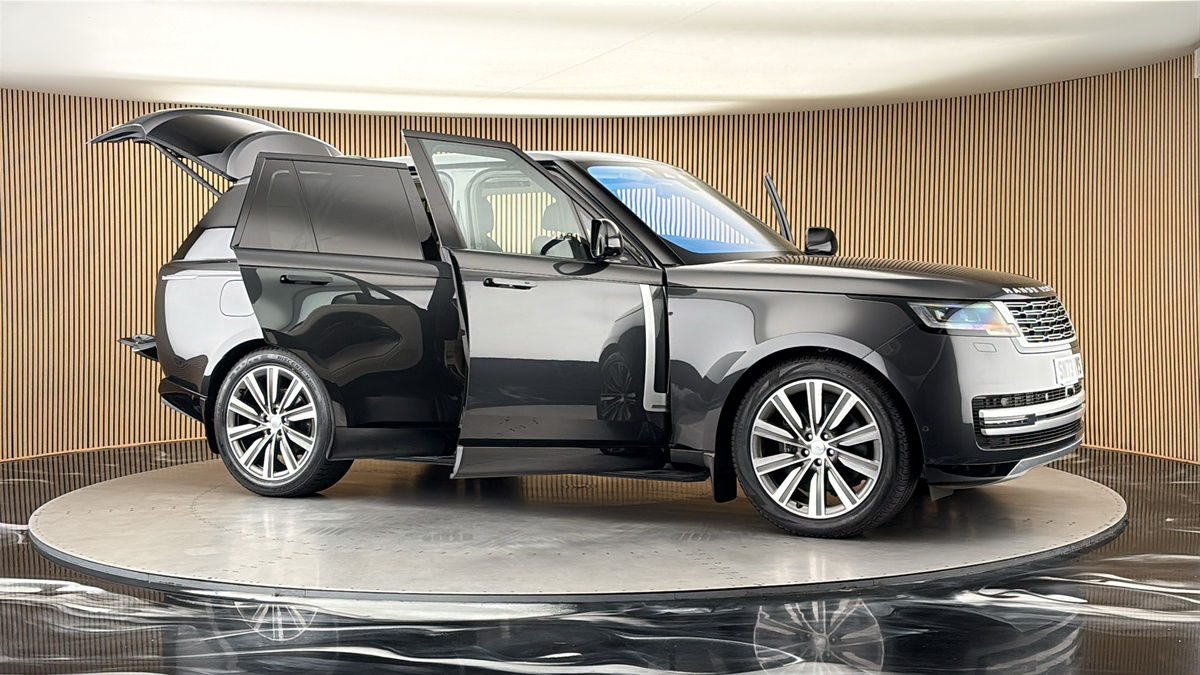 More views of Land Rover Range Rover
