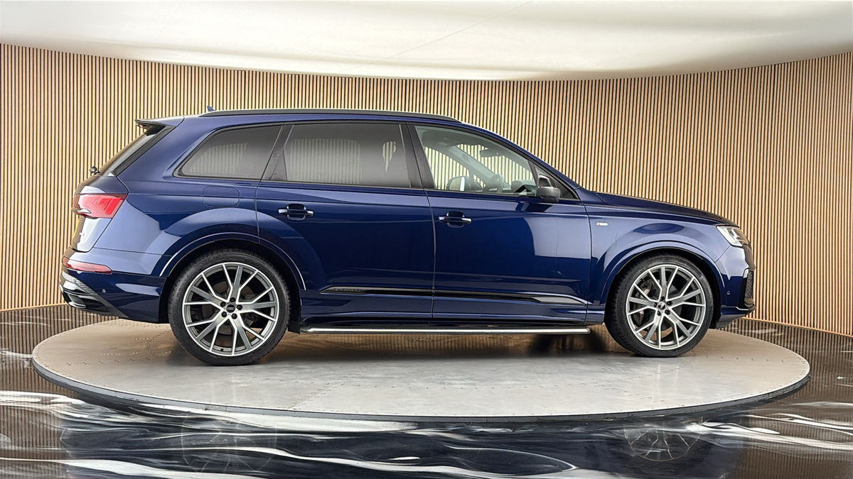 More views of Audi Q7