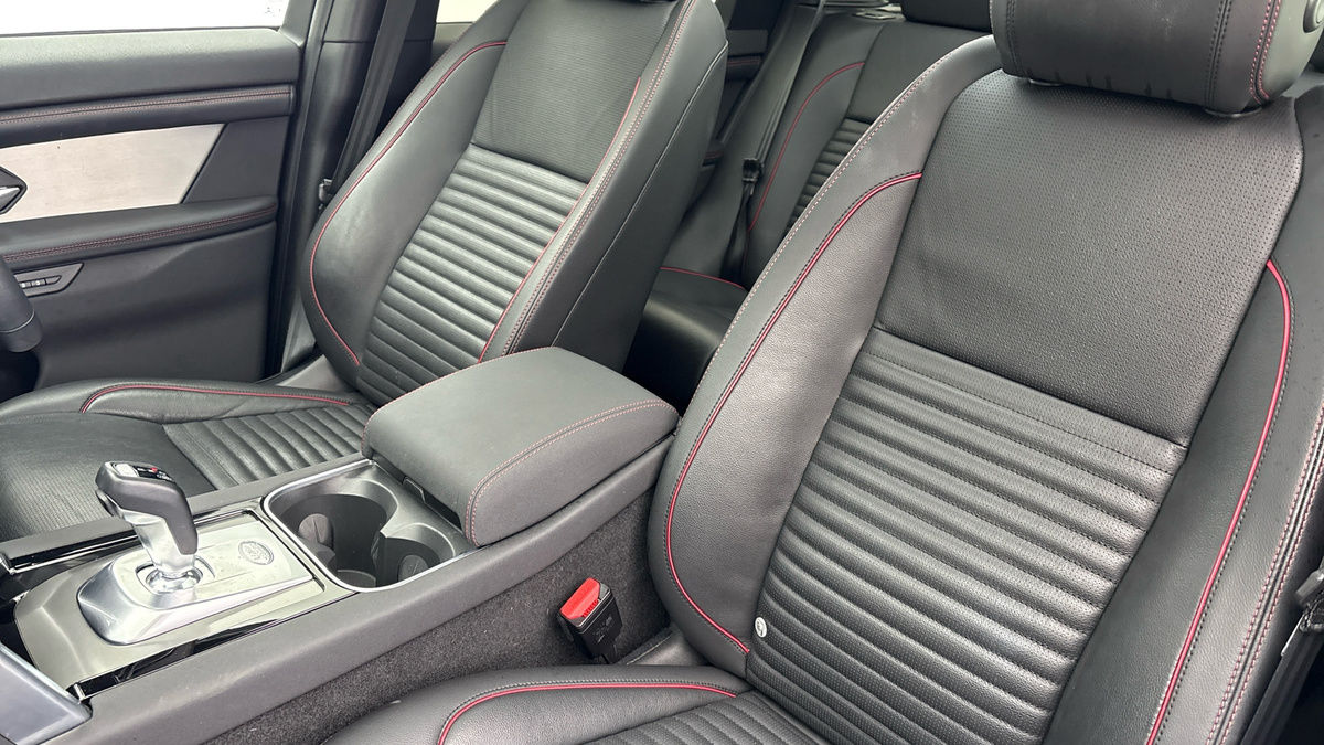 Land Rover Discovery Sport Image 7