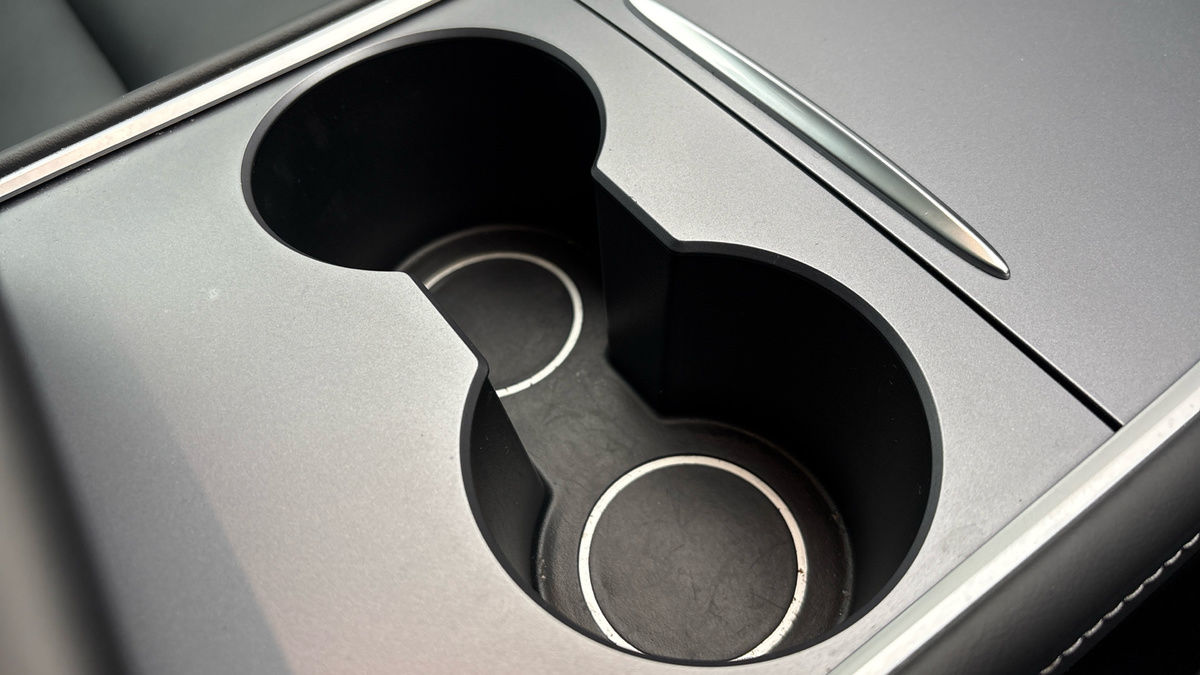 Tesla Model Y Image 25