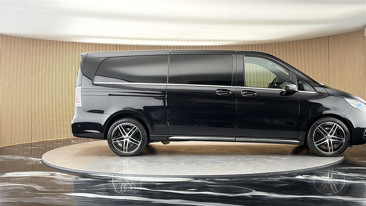 Mercedes-Benz V Class Image 16