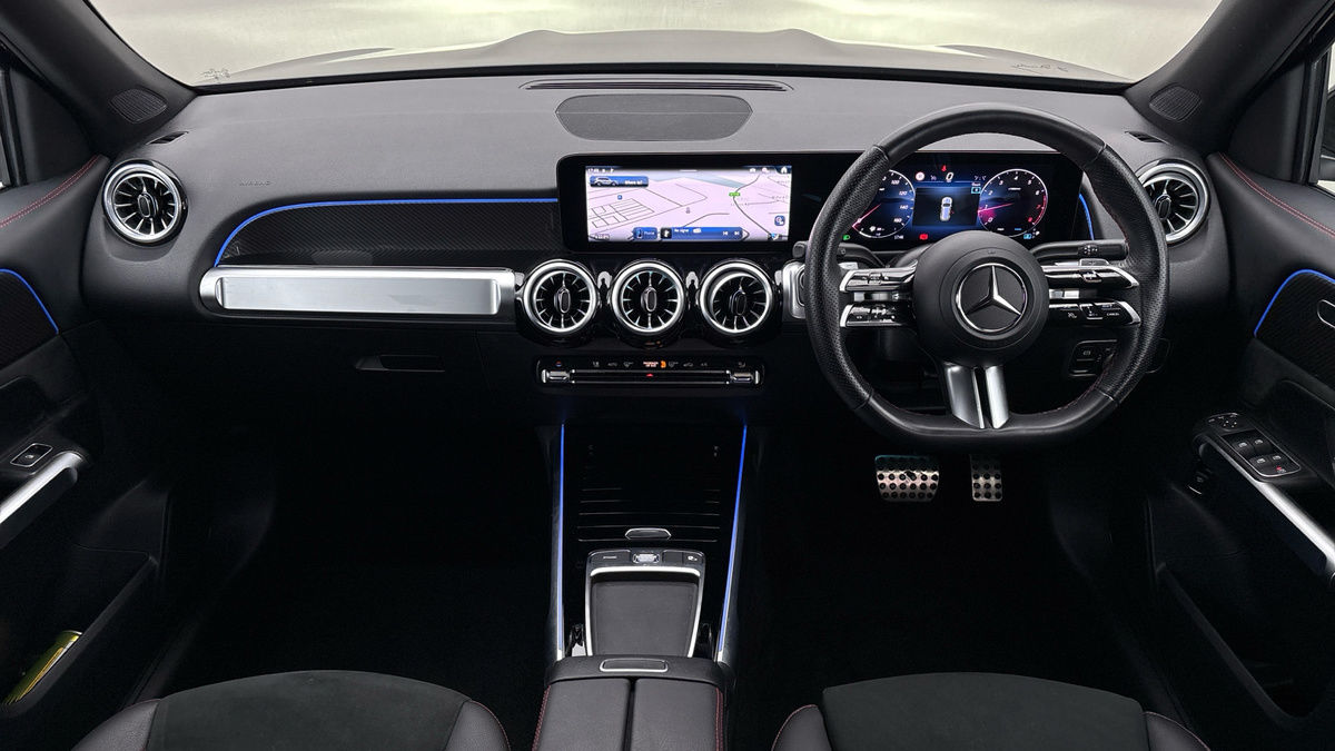 Mercedes-Benz GLB Image 12