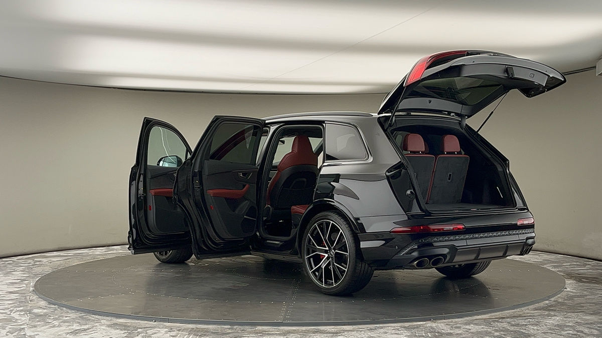 More views of Audi SQ7