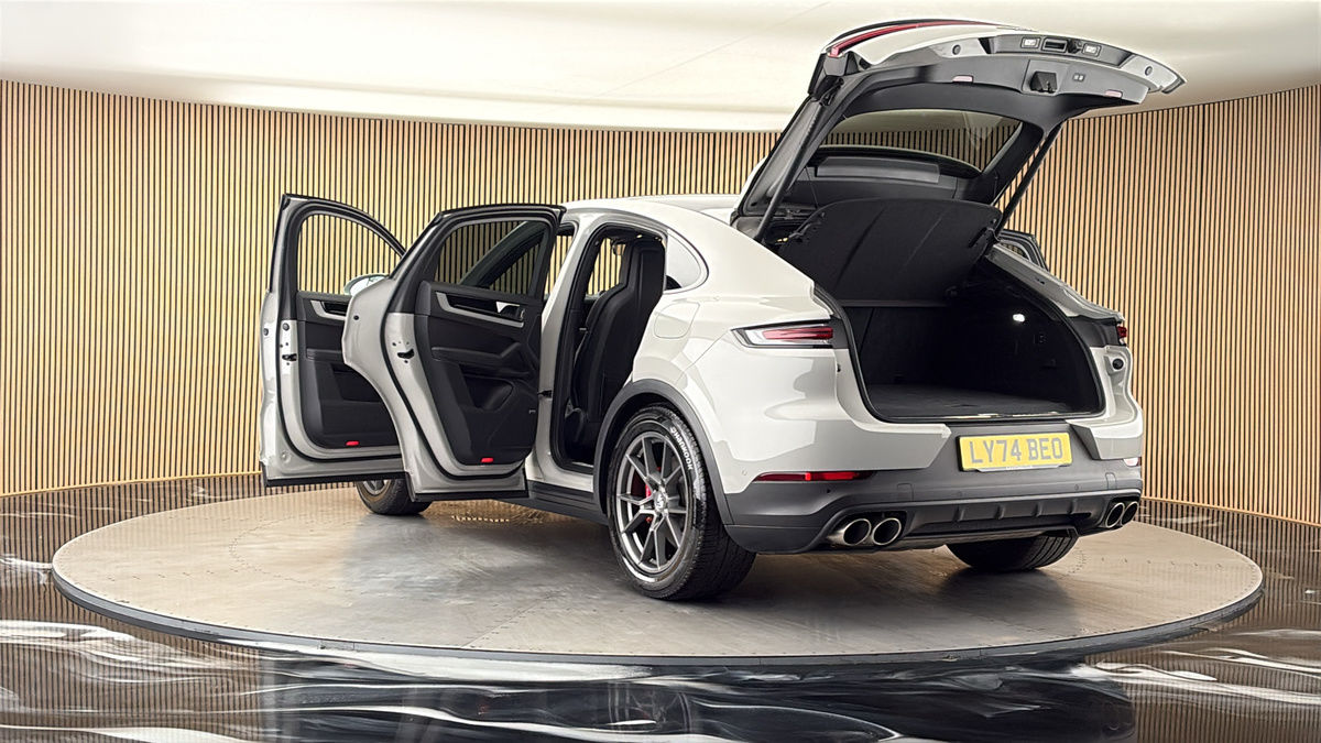 Porsche Cayenne Image 23