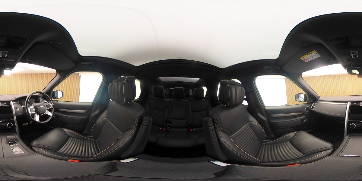 More views of Land Rover Discovery