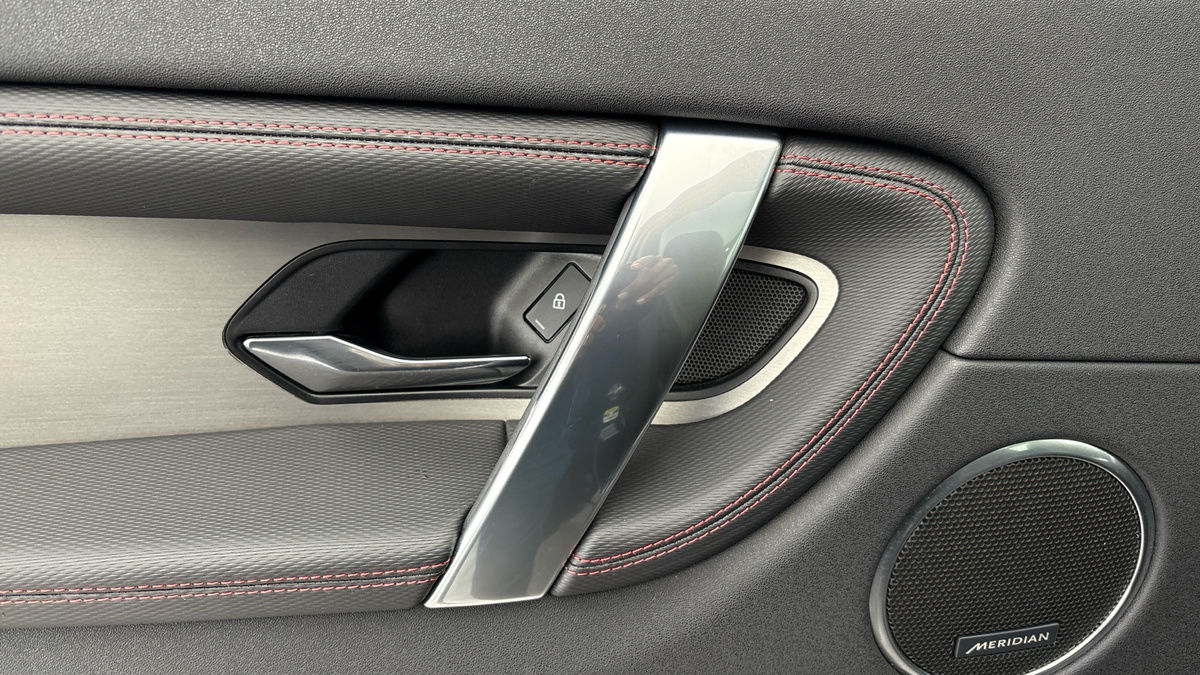 Land Rover Discovery Sport Image 19