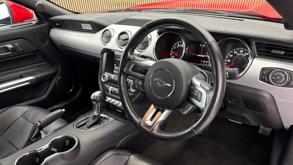 Ford Mustang Image 5