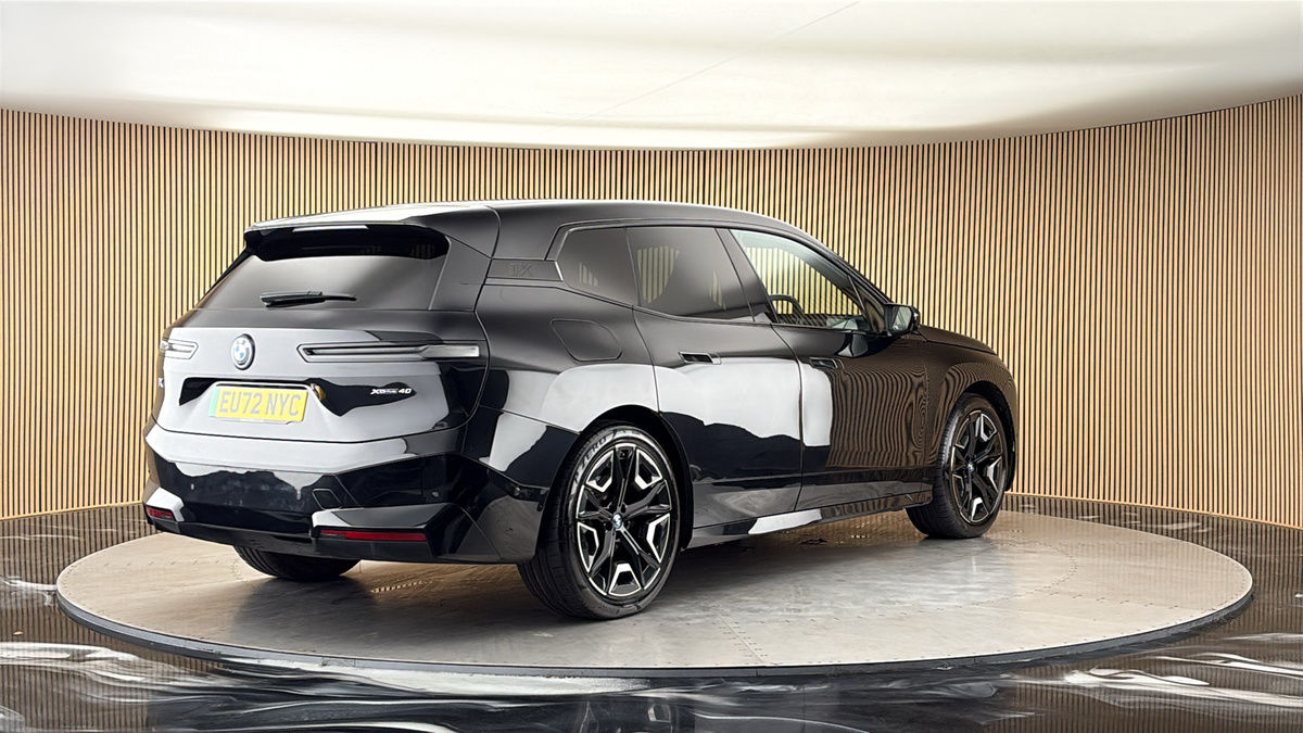 More views of BMW iX