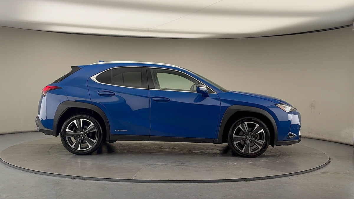 Lexus UX Image 16